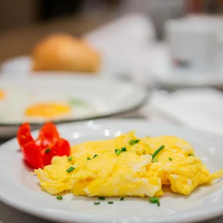 Szálloda Elefant Family Business 2*