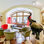 Elefant Family Business Hotel Solnohrad
