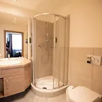 Elefant Family Business Hotel Solnohrad